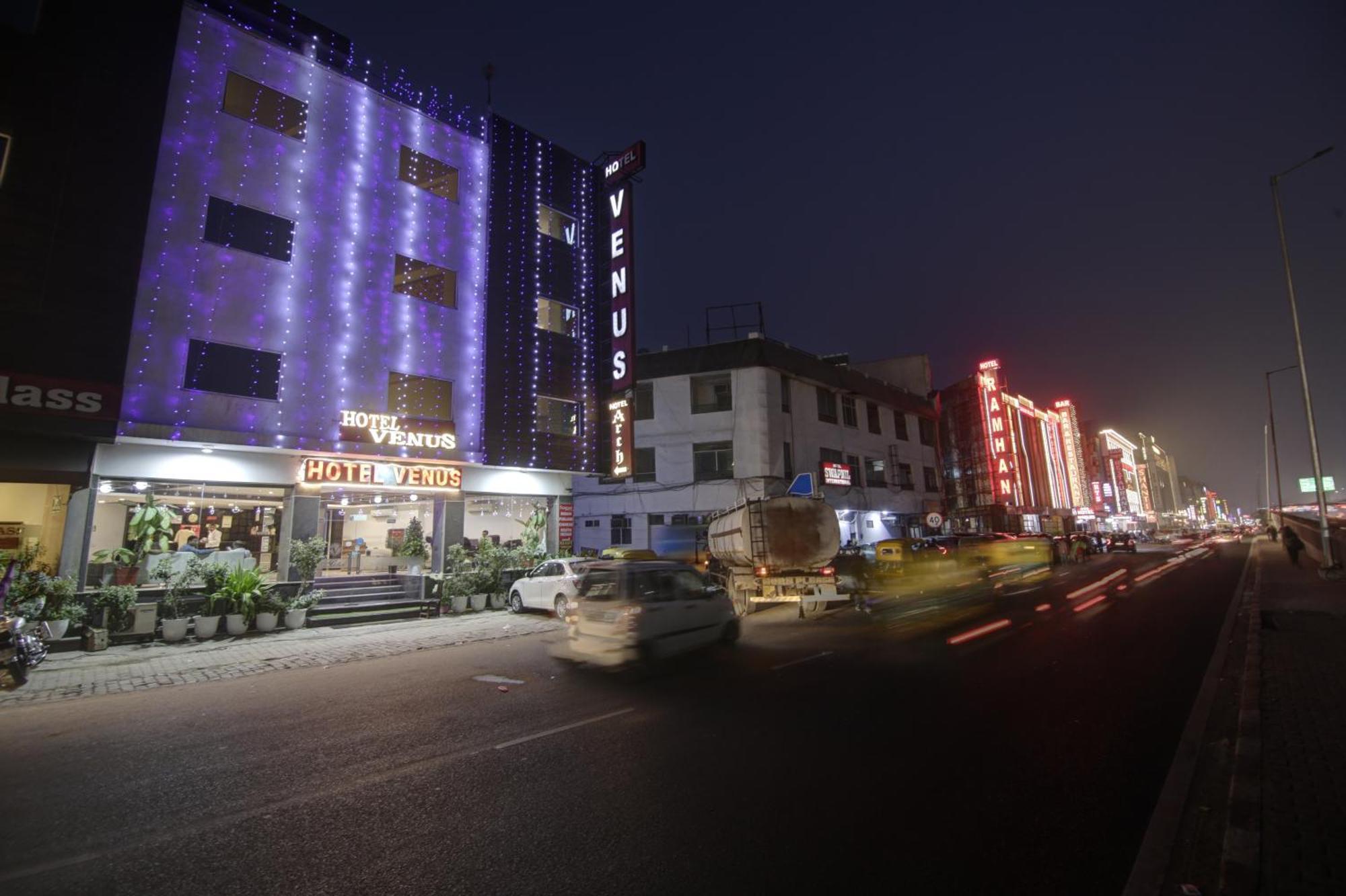 Hotel Venus Plaza นิวเดลี ภายนอก รูปภาพ